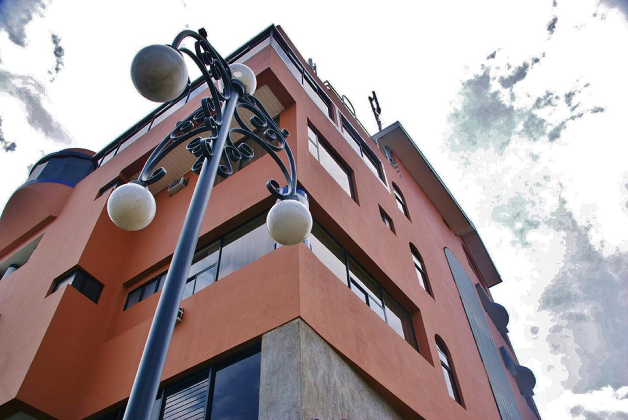Hotel Valladolid Heredia Exterior foto